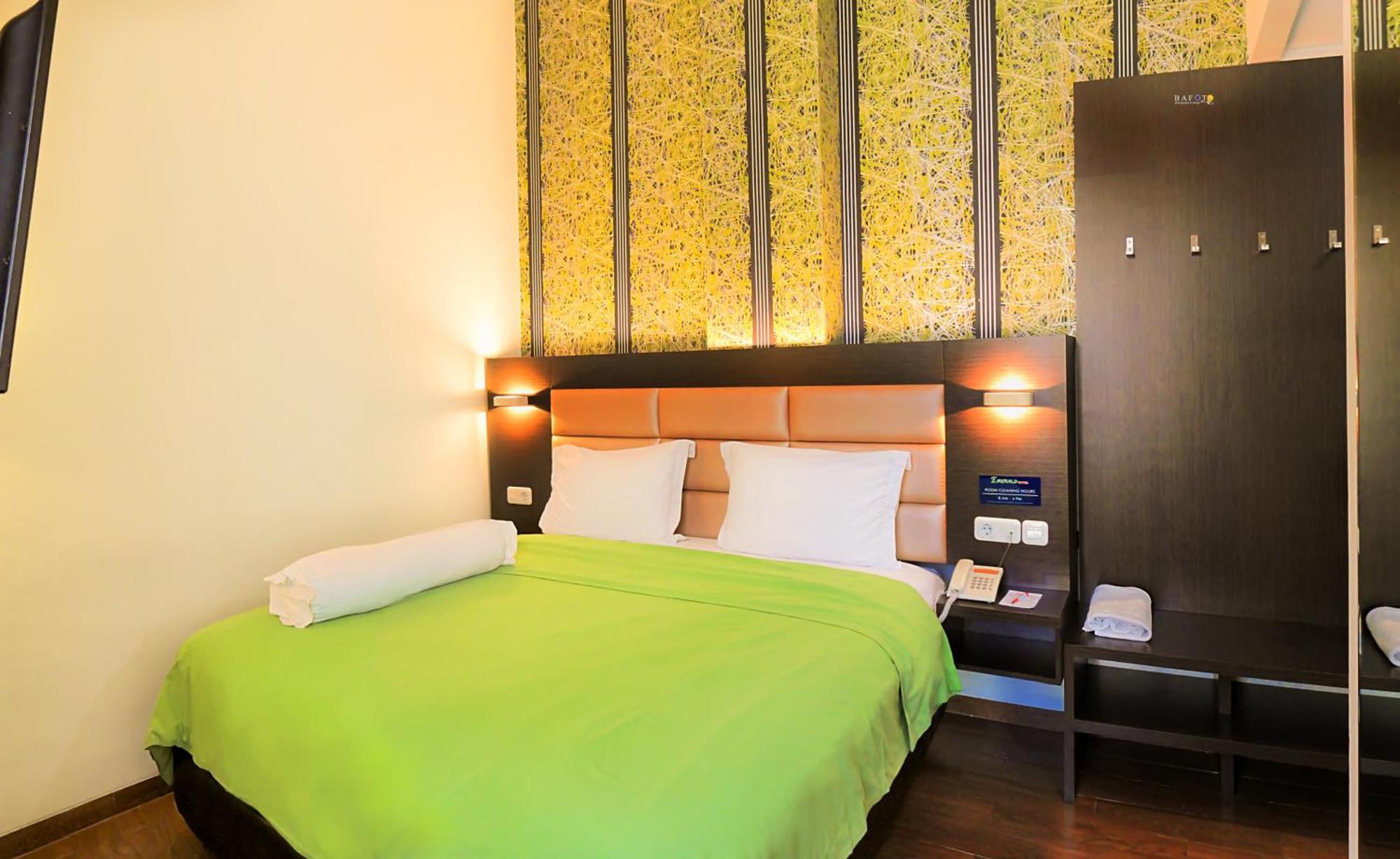 Emerald Hotel Ternate Exterior photo