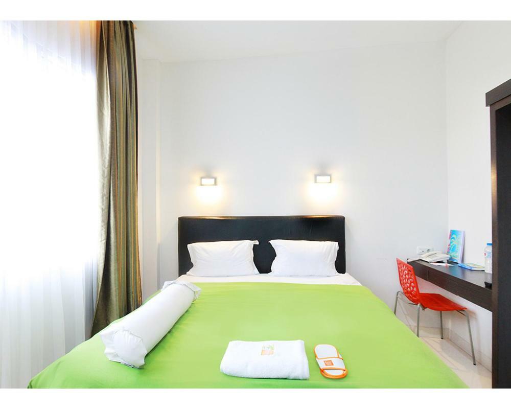 Emerald Hotel Ternate Exterior photo